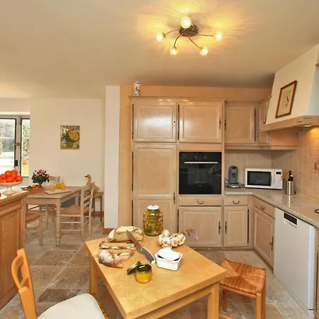Sleeps 8 Pool Air Con Wifi Lamothe-Fenelon